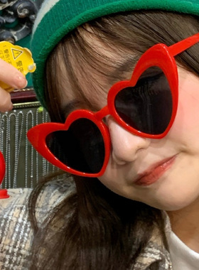 2024遮阳个性女爱心欧美太阳镜
