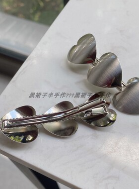 韩国同款拉丝效果爱心银灰色鸭嘴夹冷淡风小众简约发夹侧边发卡