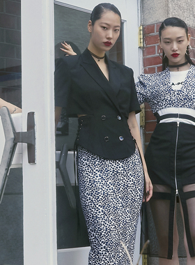 【清货折】YCH  SS春夏新款收腰修身腰部镂空米白黑色西服西装