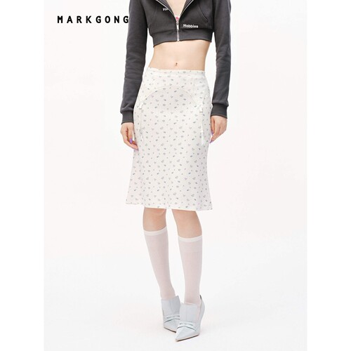 MARKGONG 26AW 白色灰色碎花复古吊袜带装饰针织半裙