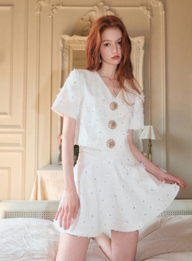 【清货折上衣`】CĒE CUBED 春夏牛仔烫银花䯳烫钻钻扣上衣露半裙