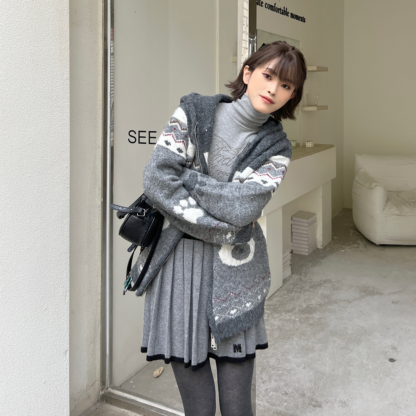 Andrea Martin 2025AW  灰色小熊针织开衫