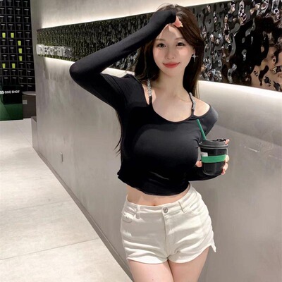 露肩钻链上衣ThreeQuarters