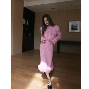 粉色格纹粗花呢套装 官方授权 女流苏外套鸵鸟毛半身裙 HSU ESTER