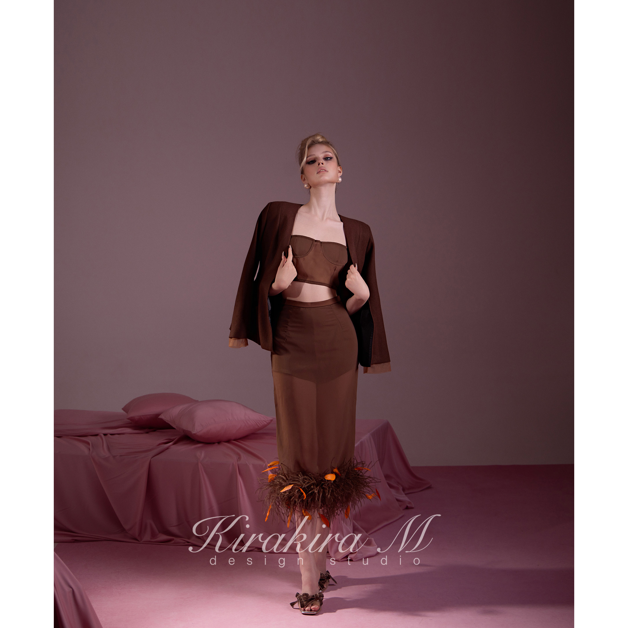 Kirakira M 25AW 羊毛V领收腰西装 吊带背心 雪纺落叶羽毛半身裙,女装/女士精品,时尚套装,淘宝优惠券,粉丝福利购,淘宝优惠卷