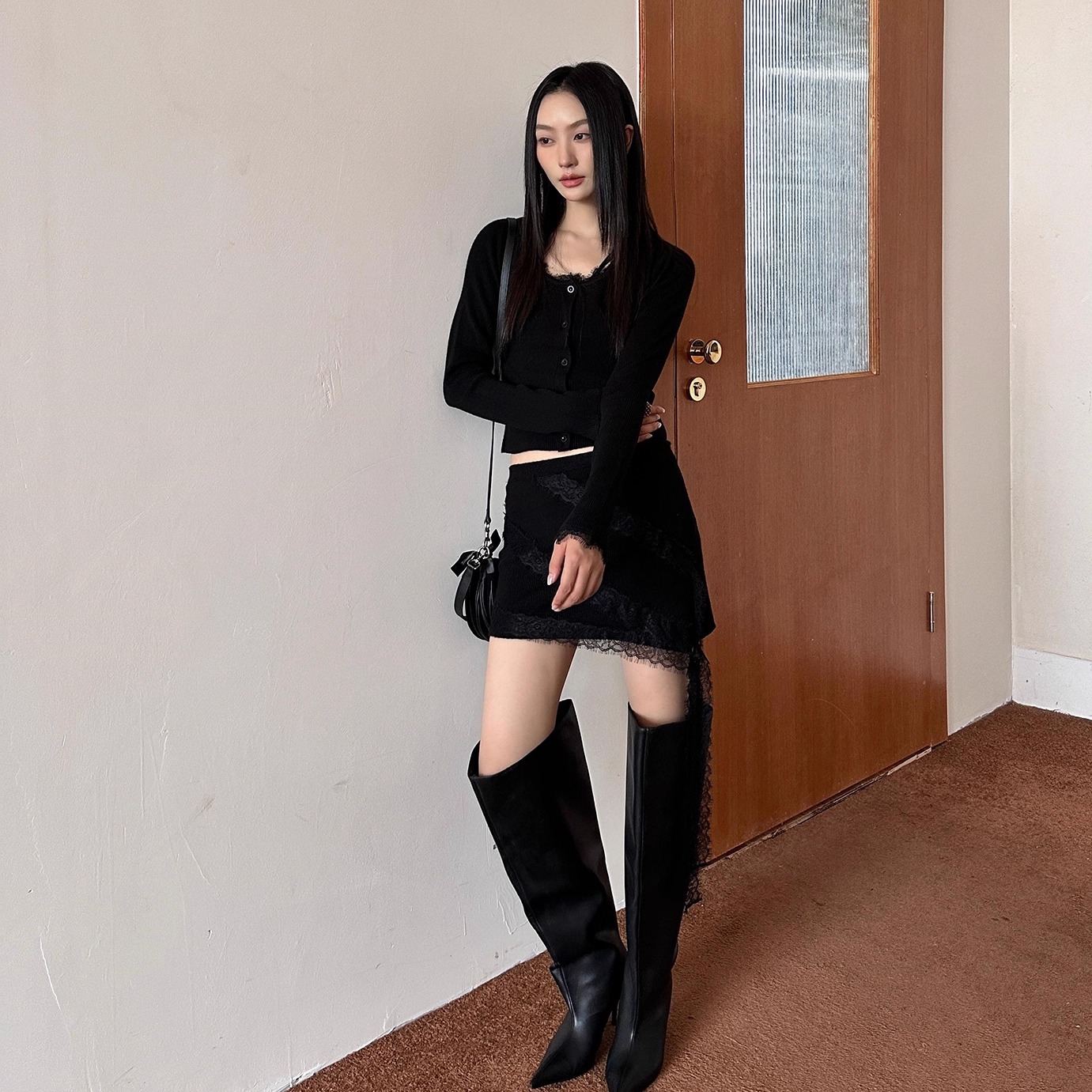 CNLEEWEI 25秋季新款 深V蕾丝毛织吊带上衣 拼接毛织开衫飘带短裙