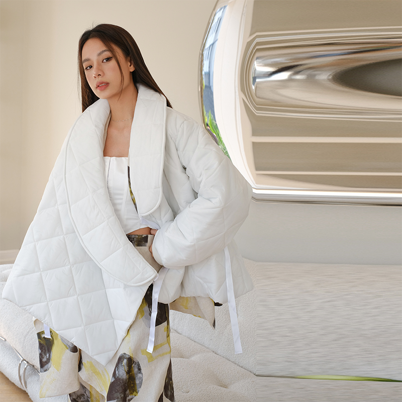 【4折】YUICHI YANG 斜襟 棉服 外套 白色菱格压纹翻领