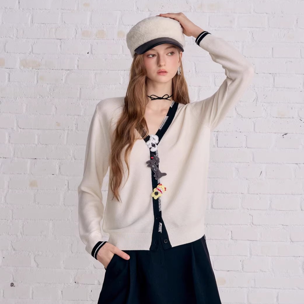 Aimme sparrow25FW 可爱挂饰针织开衫