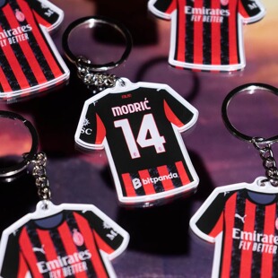 AC米兰 莫德里奇卡卡马尔蒂尼 亚克力高清足球周边球衣钥匙扣挂件