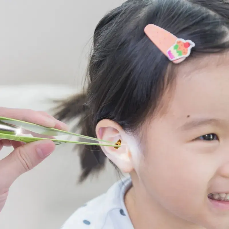 宝宝安全使用发光掏耳勺挖耳清洁器工具套装发光采耳镊子软头带灯