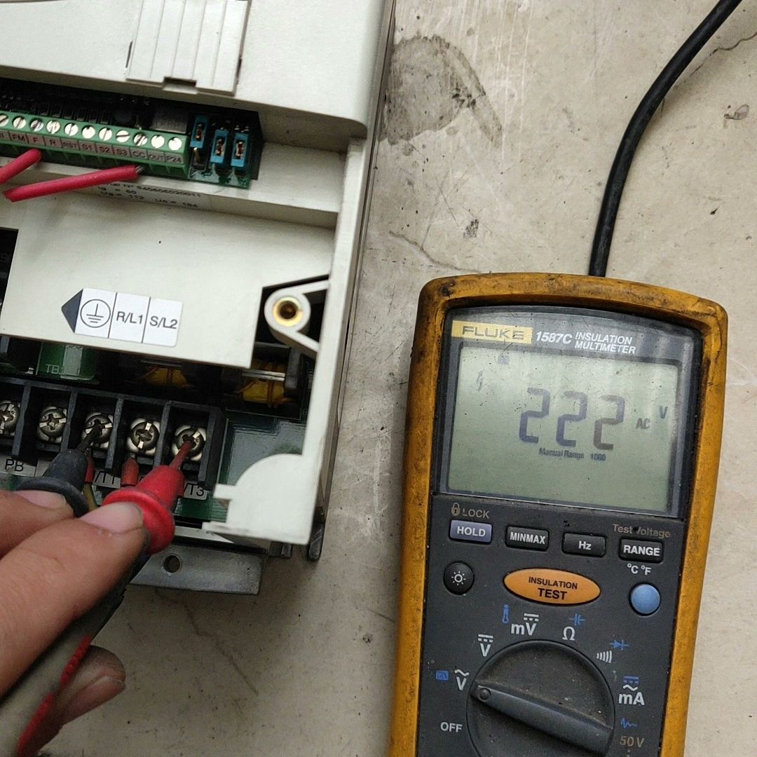 变频器2.2kw VFS9S-2022PL-WN 实物拍