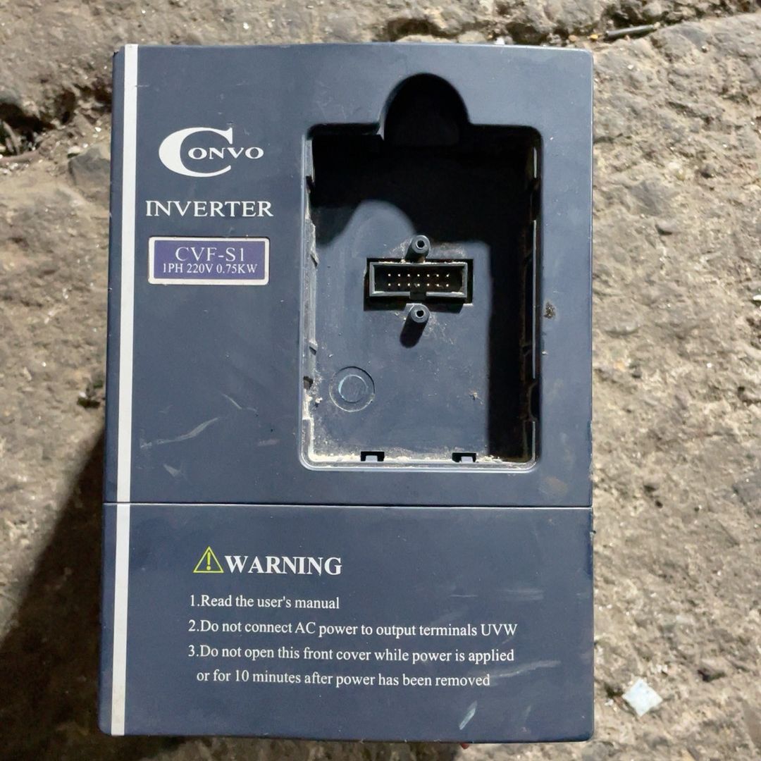 康沃变频器CVF-S1 220V输入输出 拆机品 功能完好！