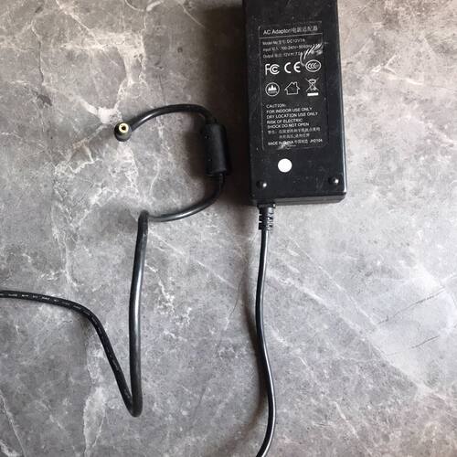 AC Adaptor 电源适配器 型号：DC12V7A 成色