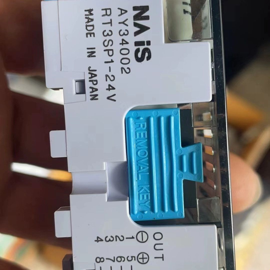 AY34002  RT3SP1-24V 固态继电器模