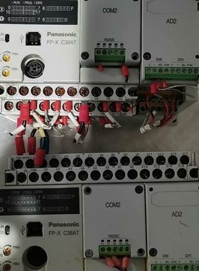 PLC 型号 AFPX-C38AT-F带两个模块