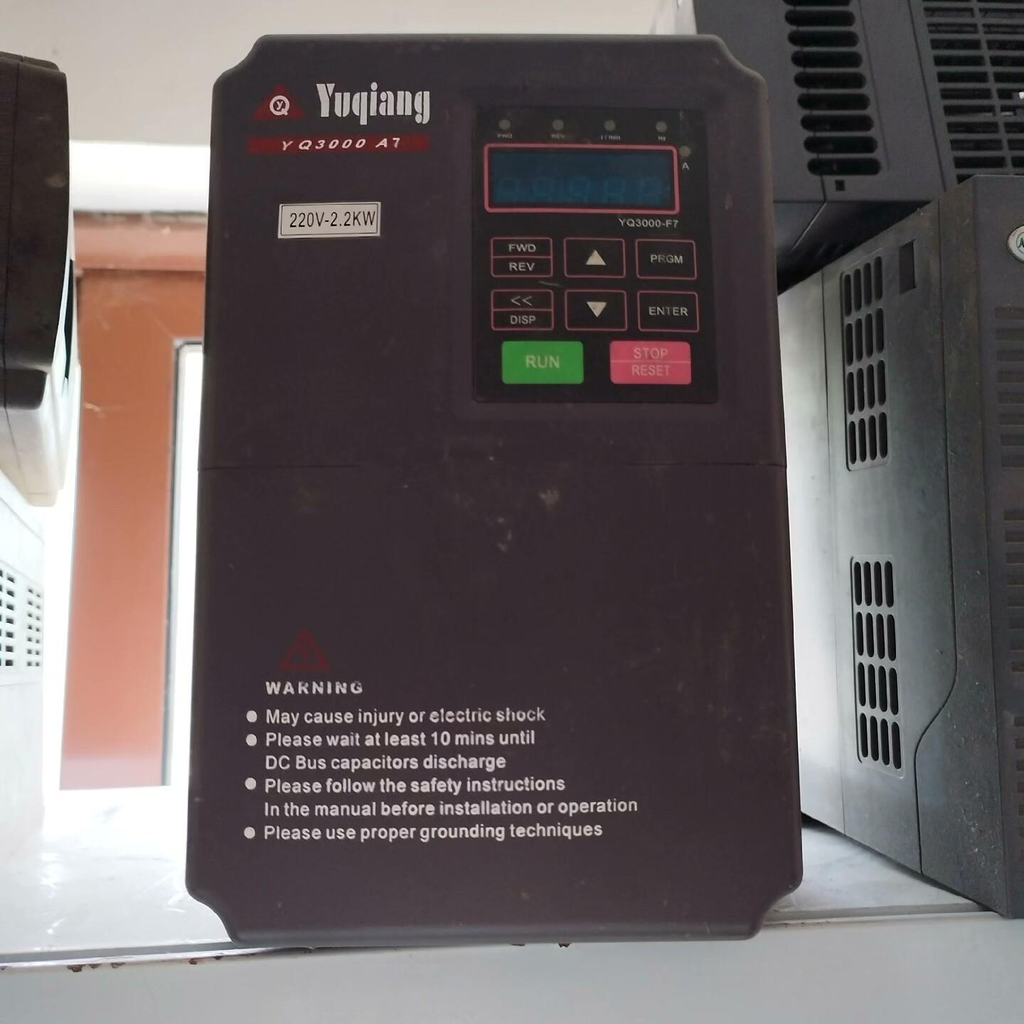 誉强变频器YQ3000-202P2G 拆机 2.2KW