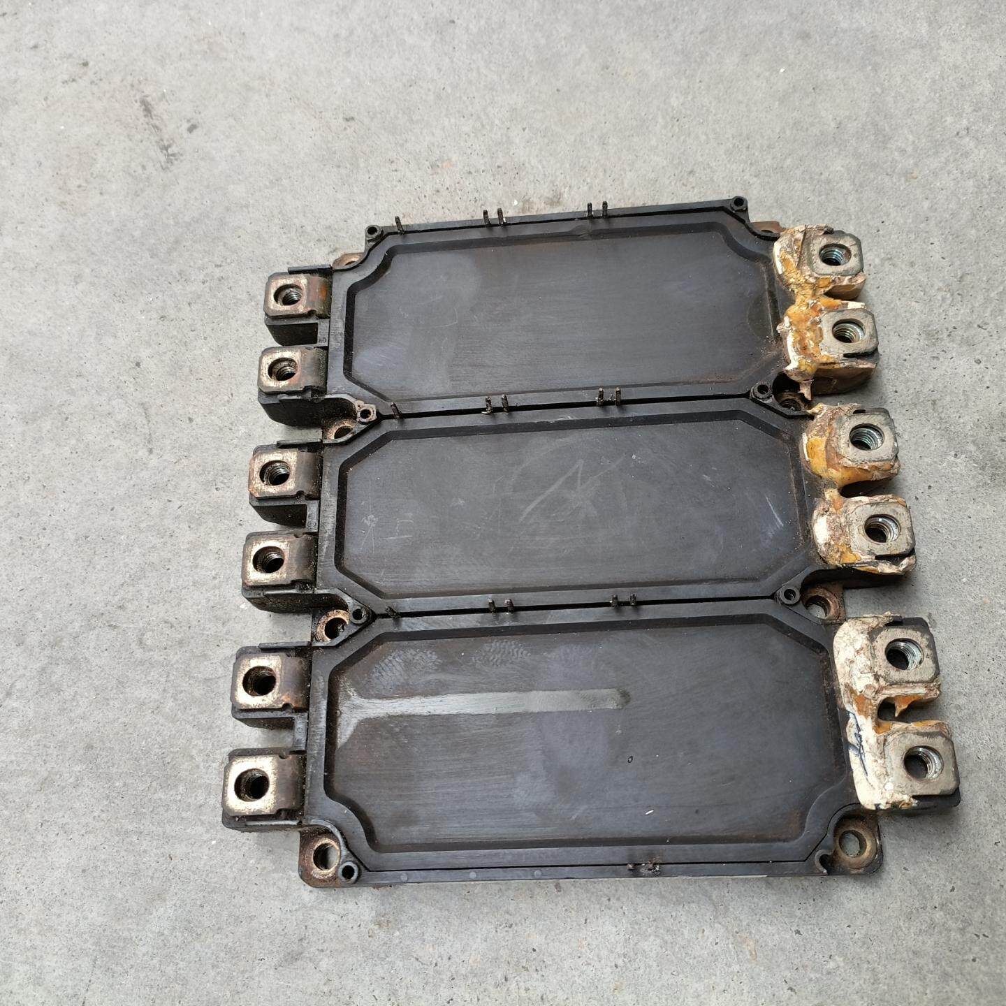 6MBI300U4-120-01 拆机外观一般 功能包好。