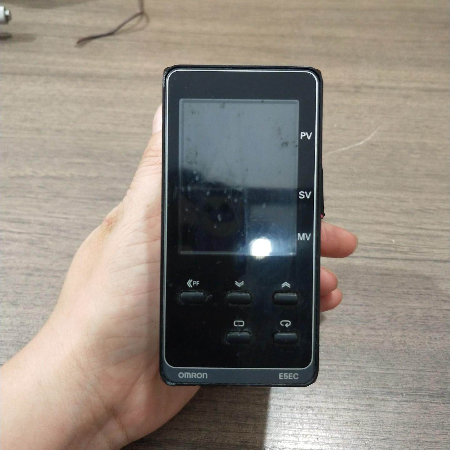 温控器 E5EC-RR2ASM-820 拆机