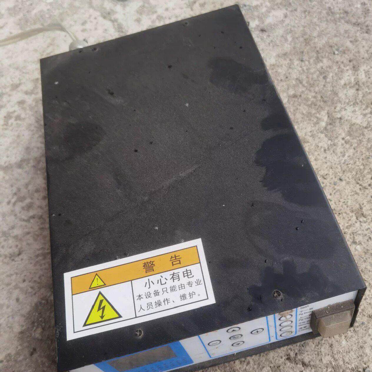 超声波发生器 工业拆机件 带显示屏和接口 功能正常。参数：2