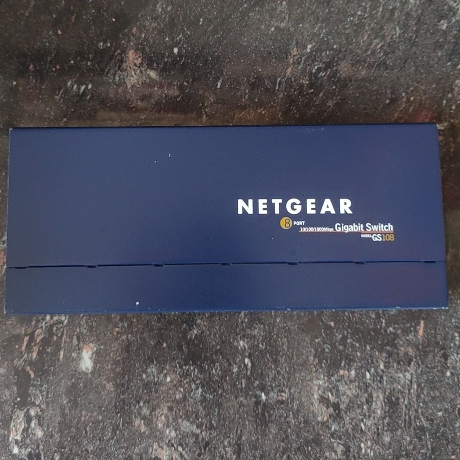 NETGEAR网件GS108八口全千兆交换机网口扩展器 美国