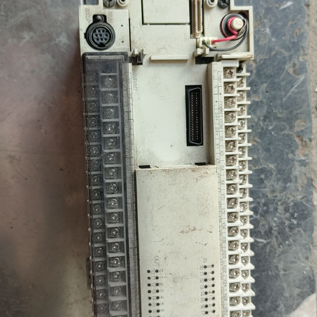 PLC FX2N-64MR-001