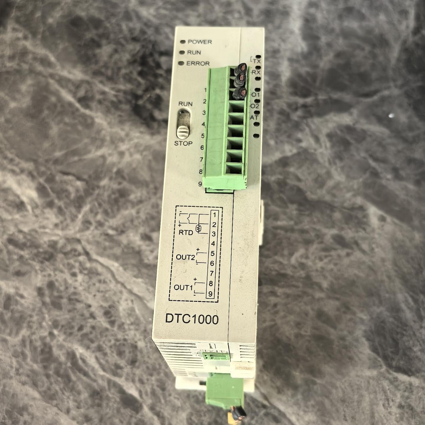 台达温度控制器 DTC1000R.拆机实物图片 成色漂亮