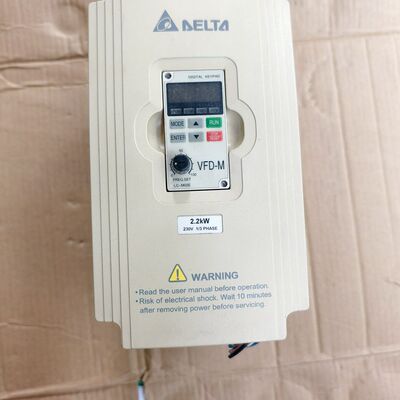 台达变频器2.2KW  220V