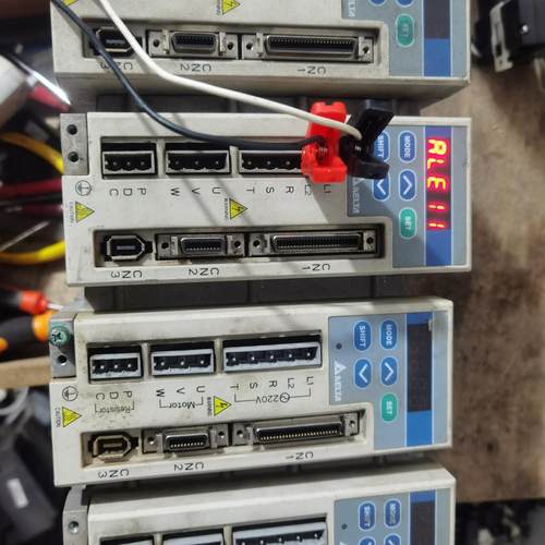 400w台达驱动器asd-a0421la 实拍图 4个都可以