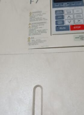 安川变频器CIMR一F7847P5 7.5KW 400v 拆