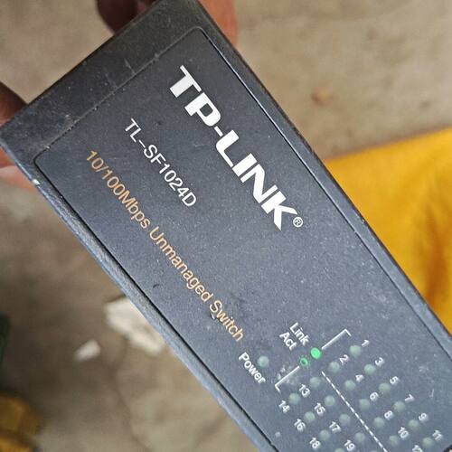 TP-LINK 24口百兆交换机 TL-SF1024D