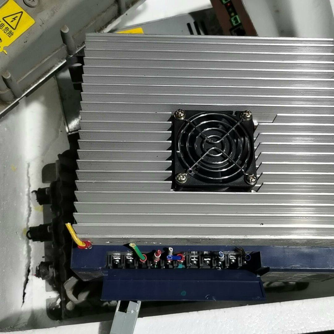 现拆机日鼎交流伺服驱动器 DHE3210-VTN 有两台 成