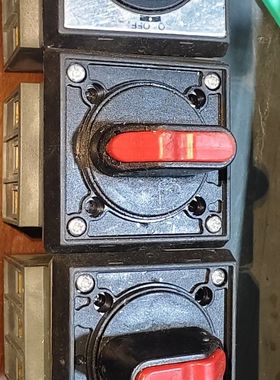 OT隔离开关OT63FT3 拆机. 实物以图