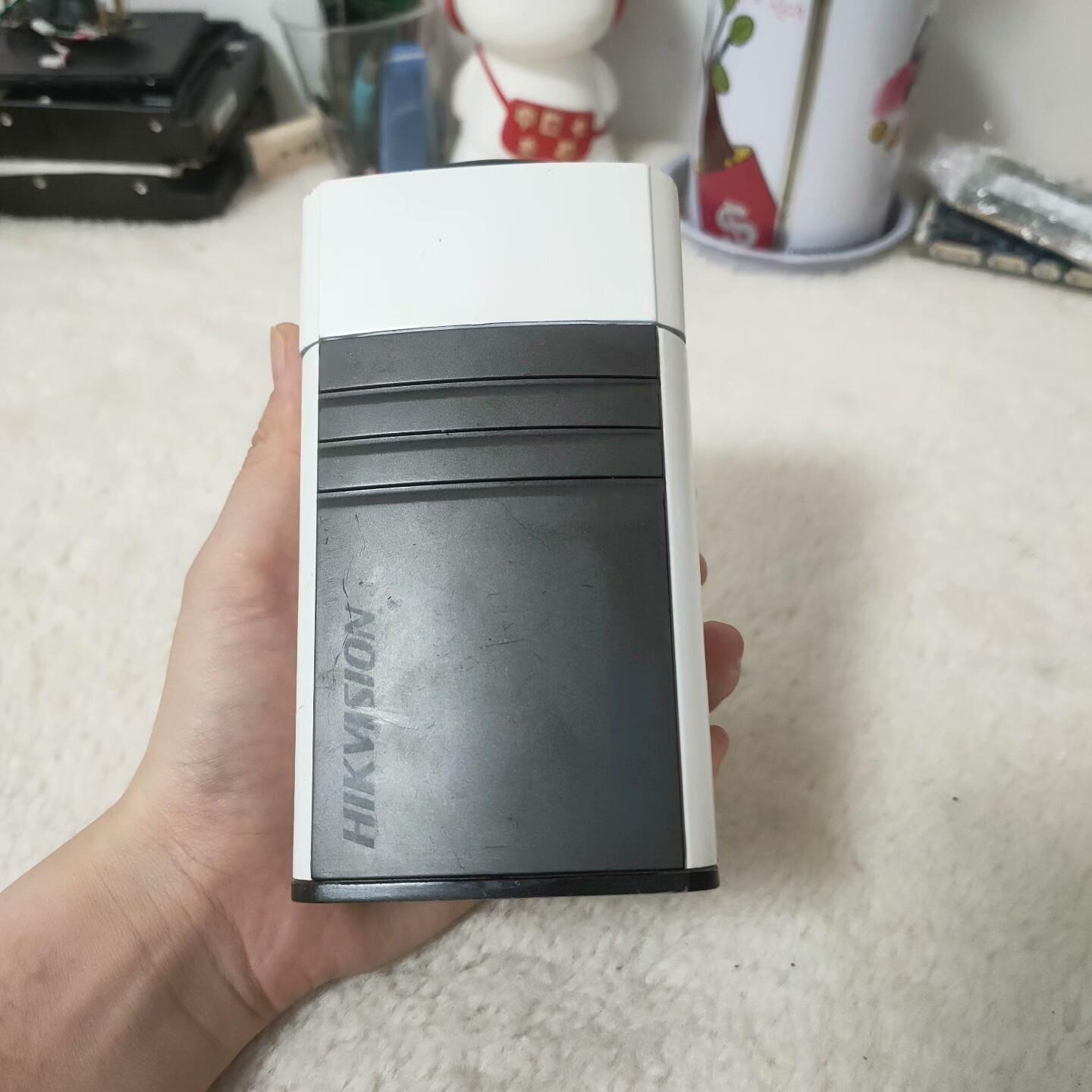 一体化摄像机 型号未知 支持POE供电。机器外观成色