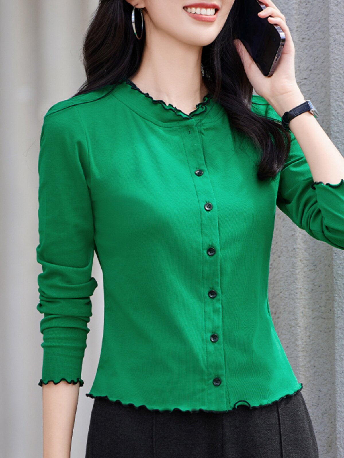 撞色纽扣长袖t恤女2025秋装新款荷叶领显瘦开衫别致打底衫上衣