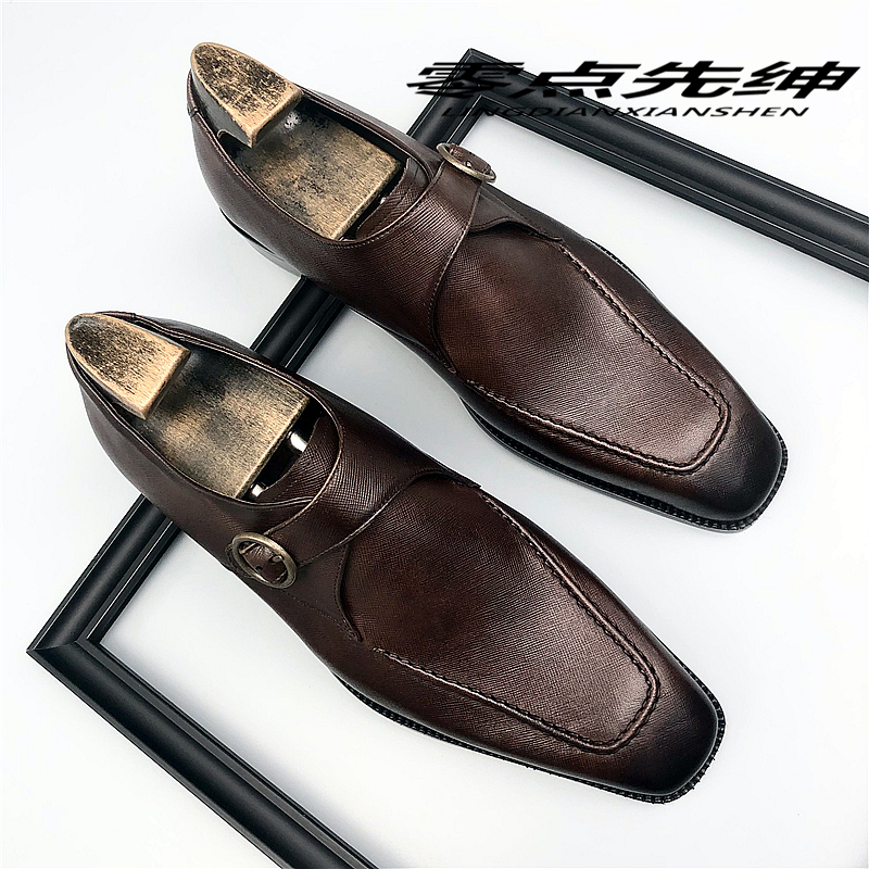 新款男士皮鞋商务正装英伦风结婚新郎鞋真皮套脚方头西装鞋孟克鞋