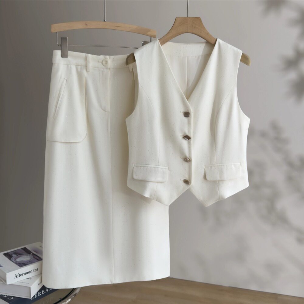 白色V领马甲半身裙女夏季款简约通勤背心直筒西装裙时尚套装图片