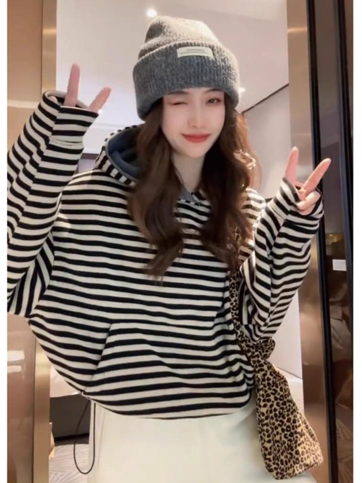 条纹连帽卫衣女春秋2025新款时尚百搭宽松慵懒小个子短款长袖上衣