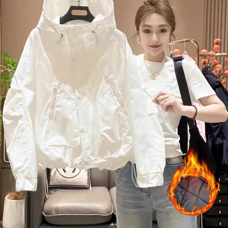 白色冲锋衣女秋冬加绒2025新款时尚气质夹棉加厚保暖连帽夹克外套