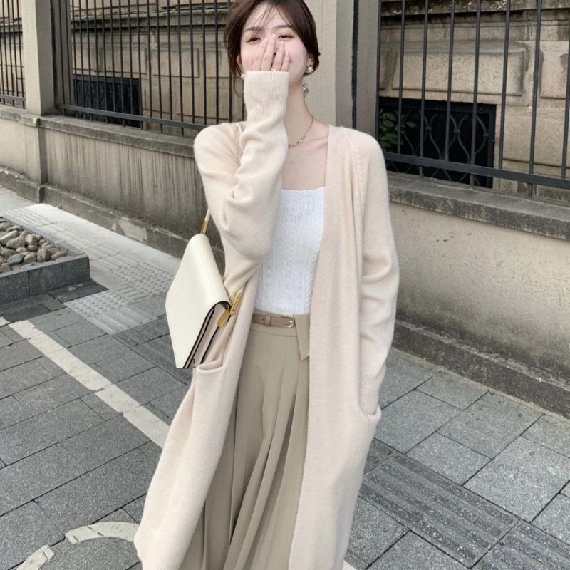 白色针织开衫女春秋2025年新款宽松慵懒风中长款加厚百搭毛衣外套