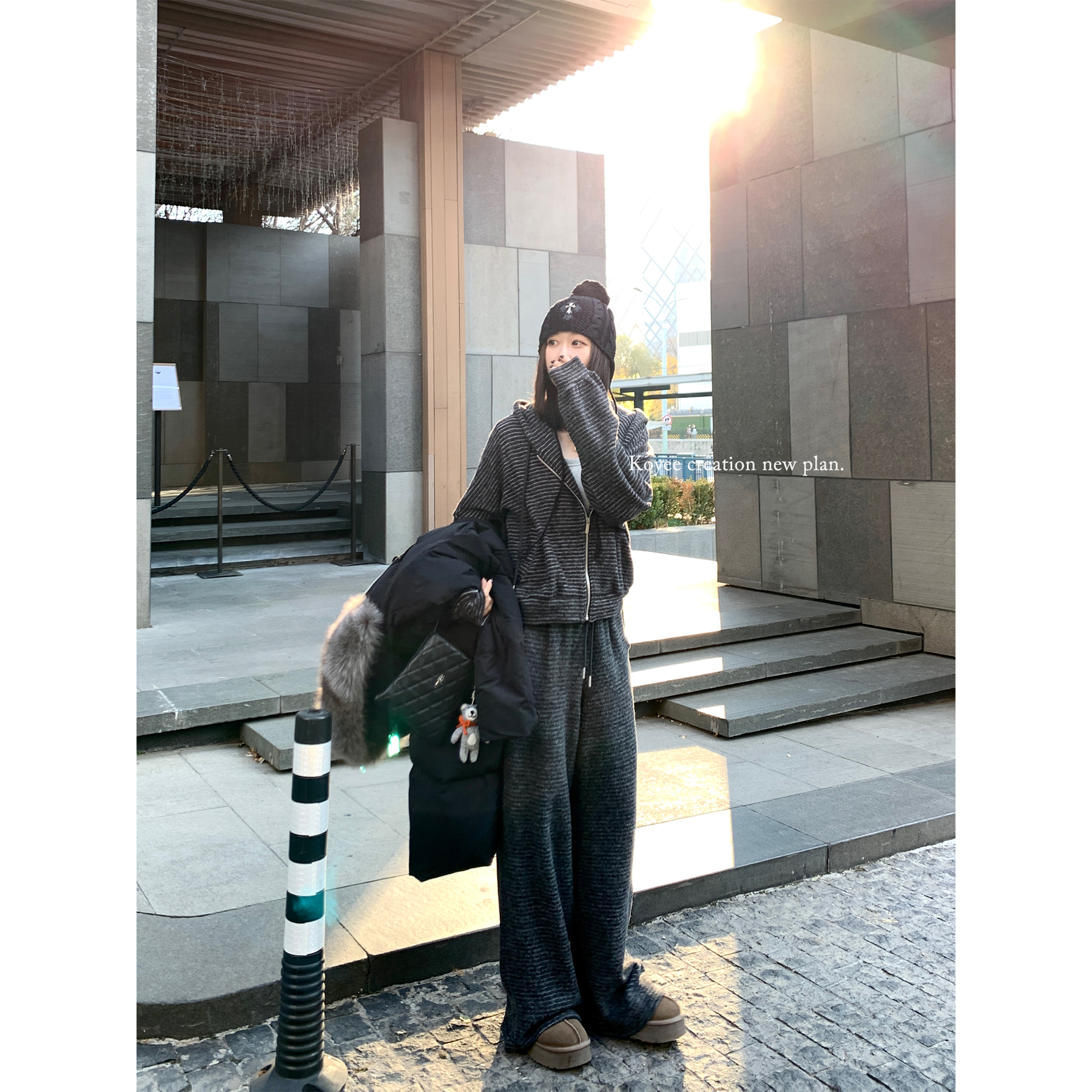 孔一粒设计感兔毛绒条纹连帽卫衣套装女秋冬宽松直筒休闲裤两件套