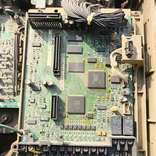 可维修安川变频器616G5主板ETC618331-S1114，议价