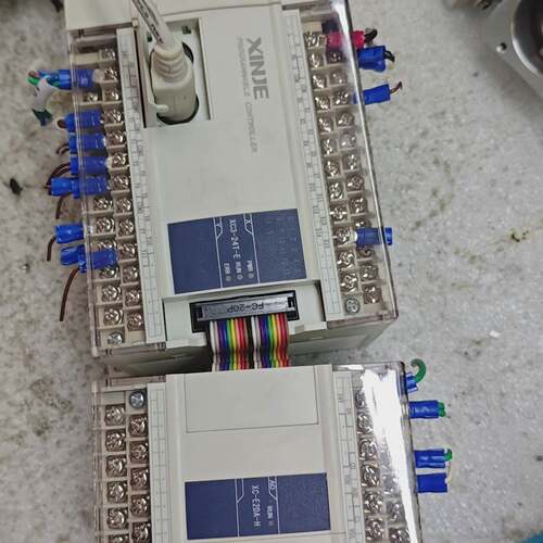 可维修信捷plc模块XC3-24T-E和xc-2ad2pt-bd和议价