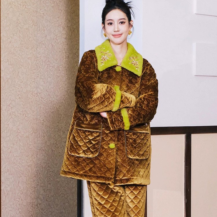 新款亮片绣花撞色珊瑚绒两件套装