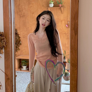 粉色甜辣风v领长袖针织衫女2023新款外穿修身显瘦设计感内搭上衣