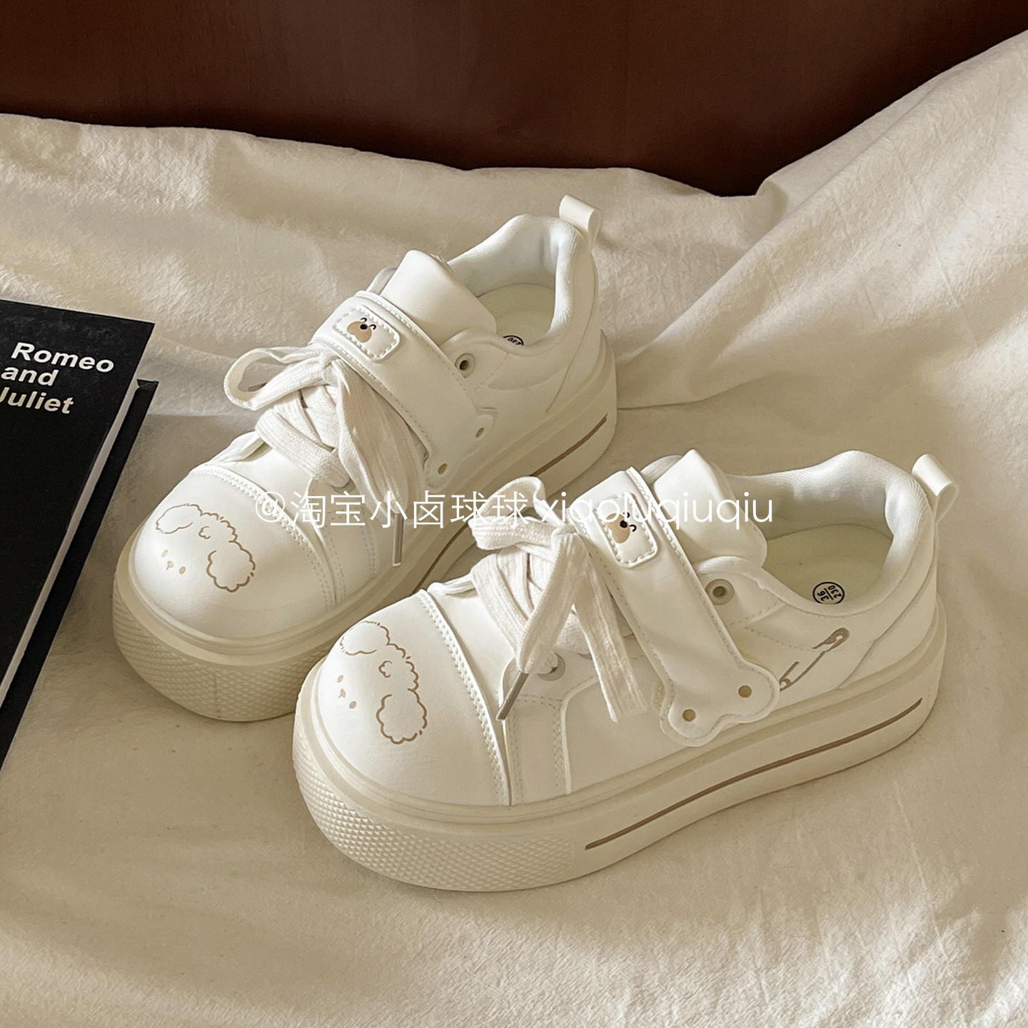 小卤球球可爱小狗面包鞋女鞋2026新款魔术贴板鞋子增高厚底小白鞋