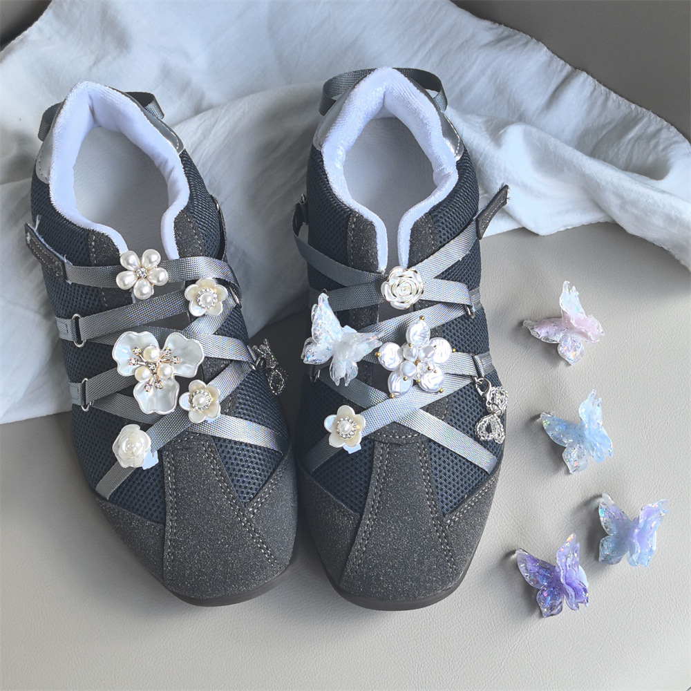 韩版珍珠鞋花高级感芭蕾风鞋带扣串珠花朵银色蝴蝶结鞋子运动配饰
