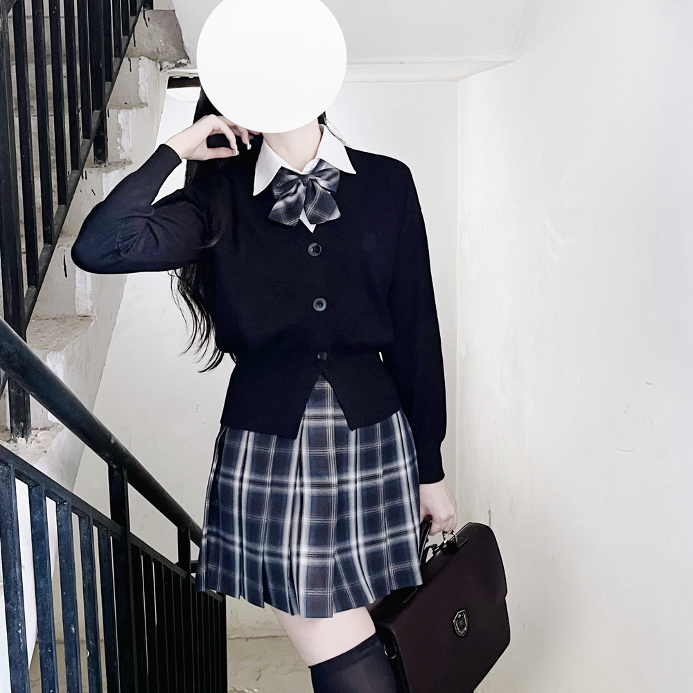 【刺篇】小奈 新款jk学院风黑色修身针织外套女开衫收腰小众毛衣
