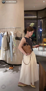 masculine向日葵欧尼同款圆领纯色吊带背心和优雅半身裙