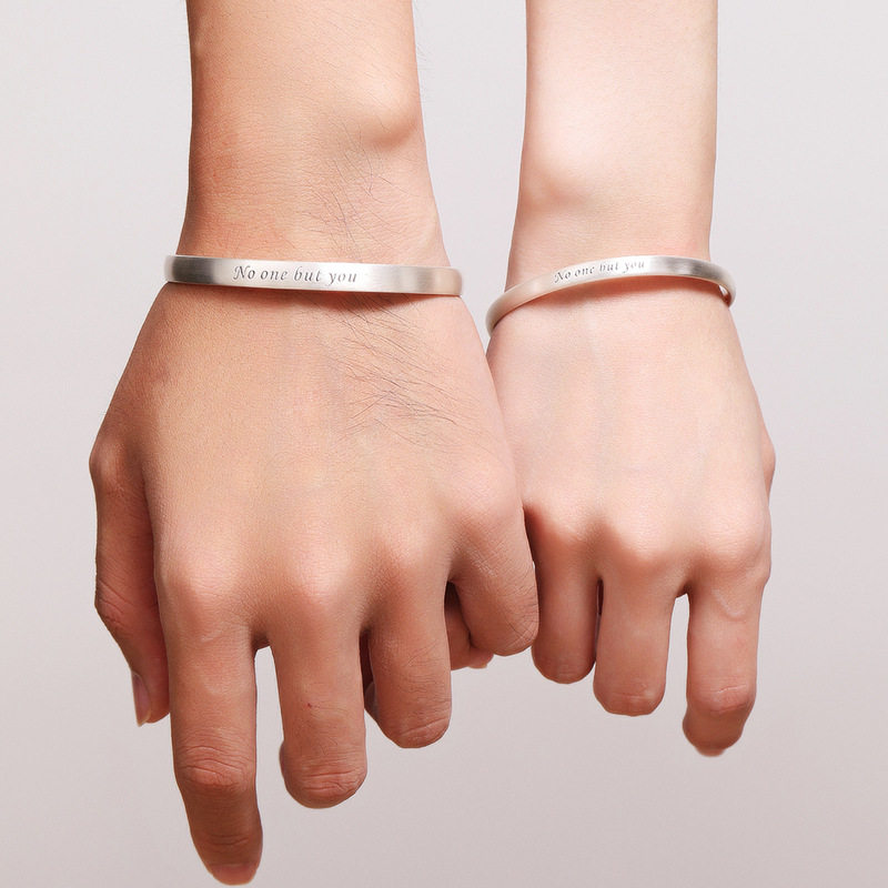 足银999纯银情侣手镯女泰银男士手镯英文简约镯子手环情人礼物