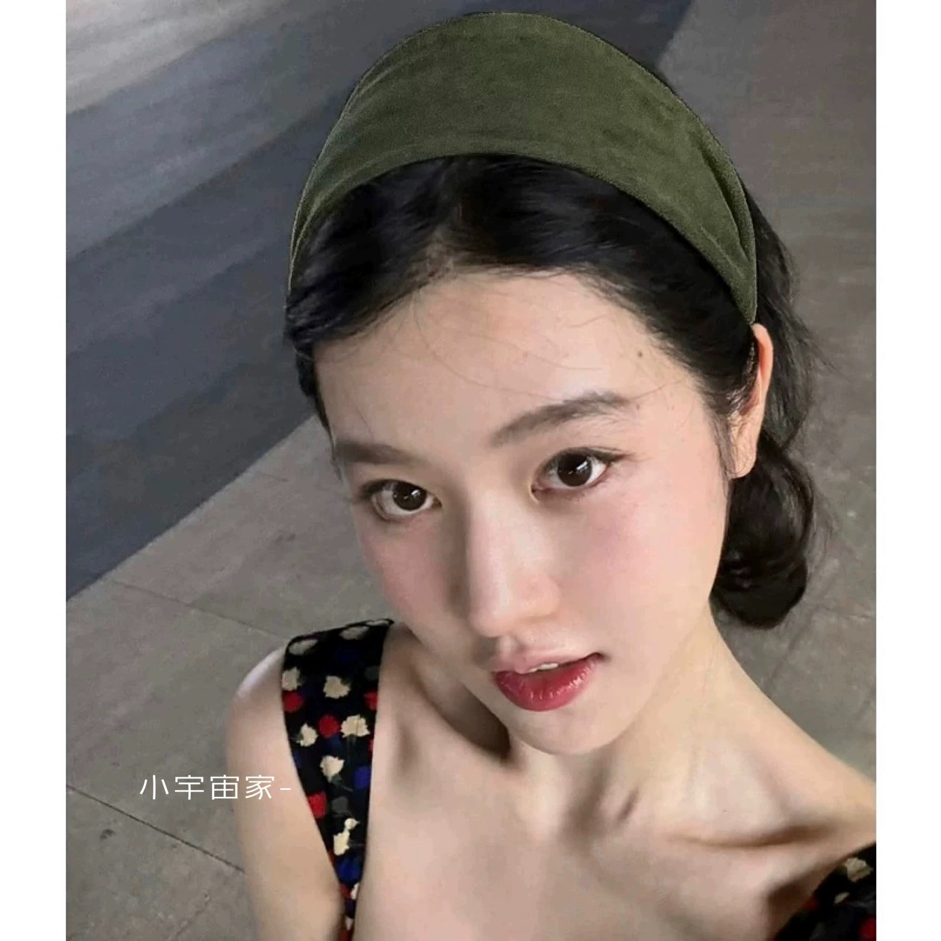 娜扎同款麂皮绒加宽边发箍卜斯斯墨绿绒面头箍防滑不勒头显白发卡